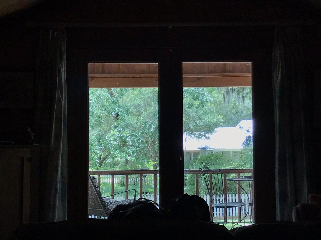 Country Charm Bed and Breakfast主图