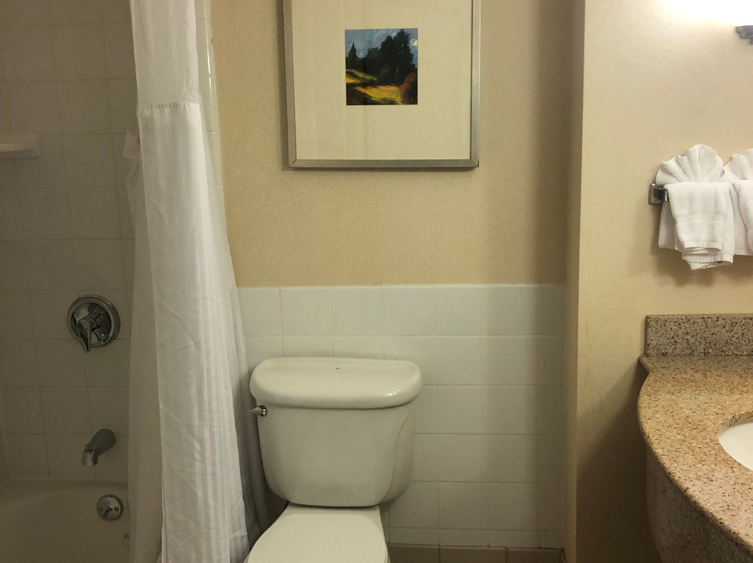 伊萨卡希尔顿花园酒店主图