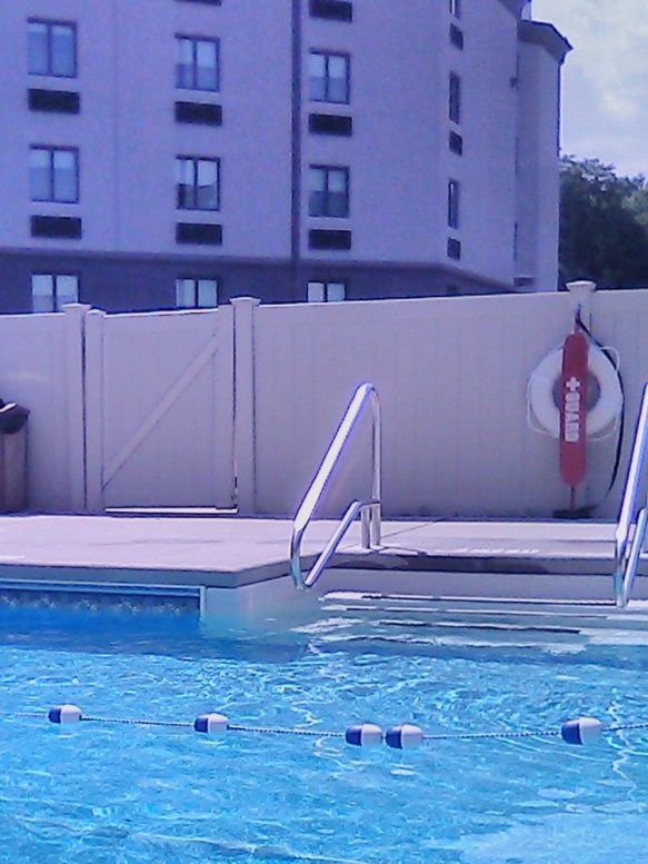 Holiday Inn Express 索格斯（洛根机场）-泳池