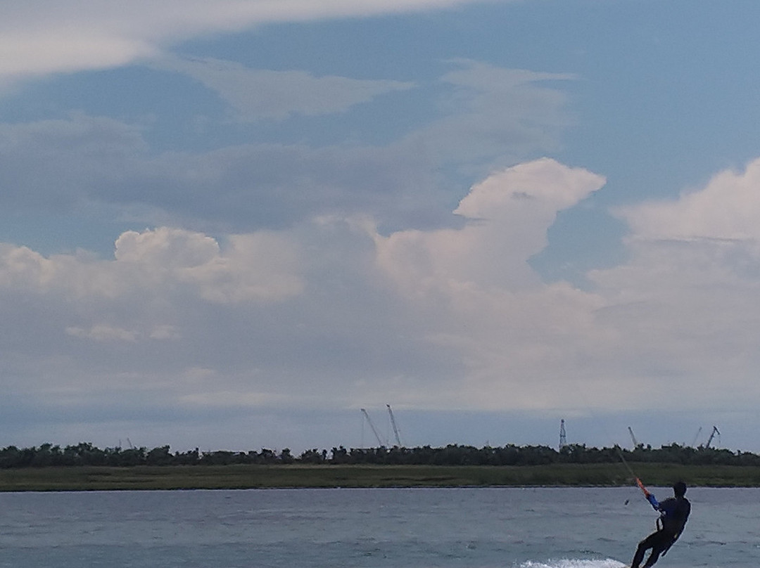 Kite Surfing School Tochka Otriva景点图片