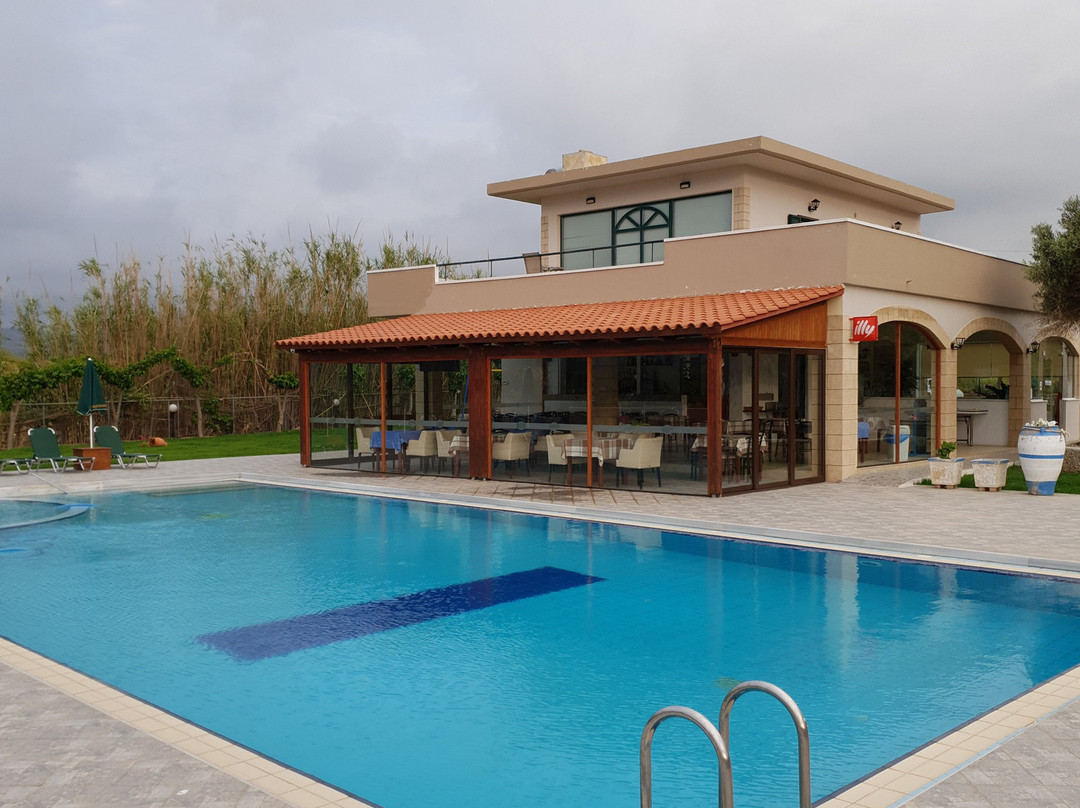 Mediterranean Hotel & Apartments主图