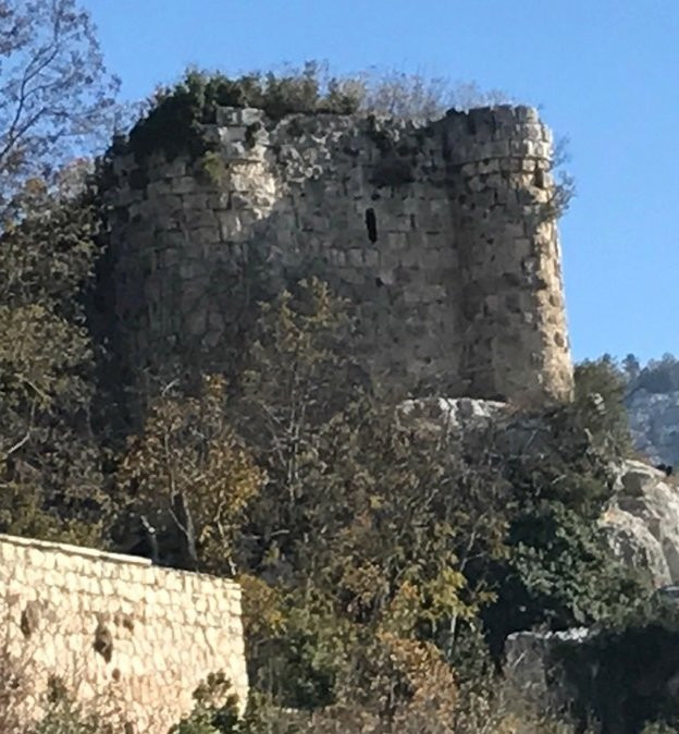 Castle of Gozne景点图片