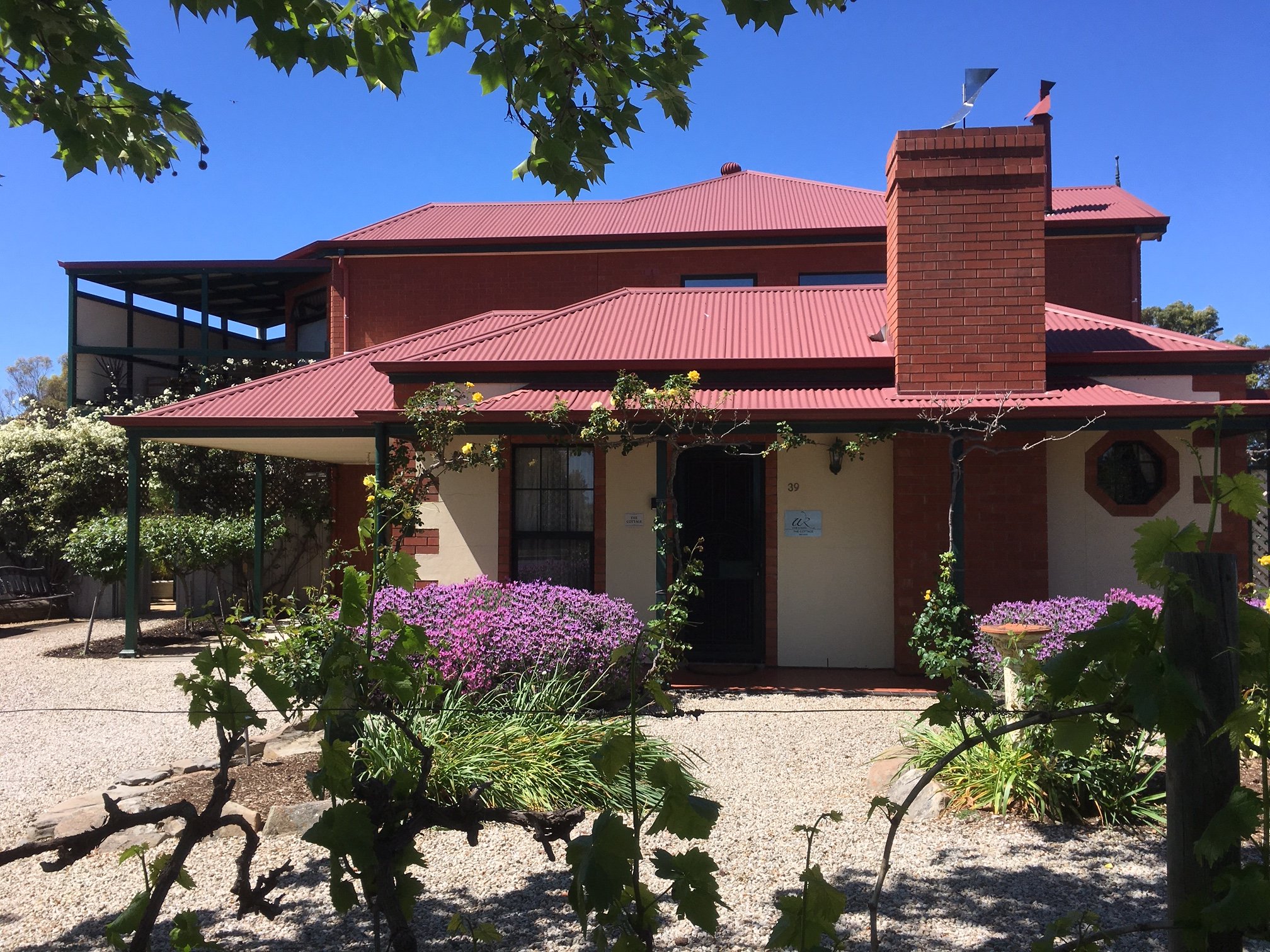 Wine and Roses Bed and Breakfast-官方