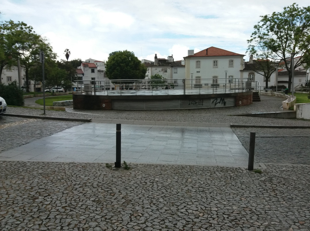 Praça Joaquim António de Aguiar-埃武拉必去景点