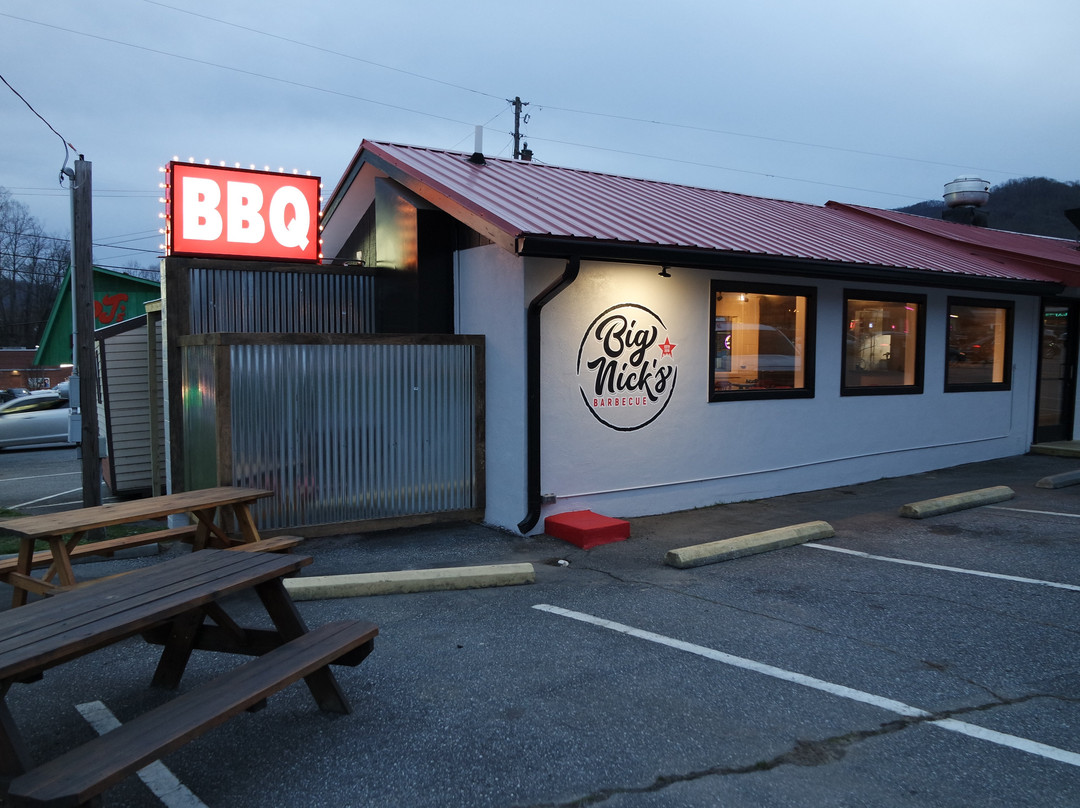 East Laport餐馆和美食-Big Nick's BBQ