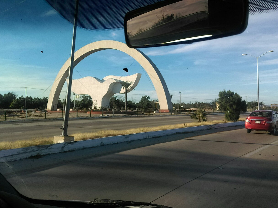Dove of Peace Monument-拉巴斯必去景点
