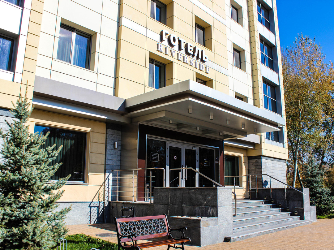Riverside Hotel主图