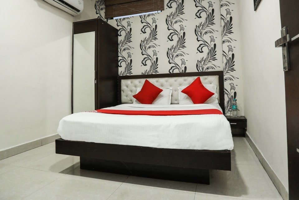 OYO 2681 Hotel Madhuram palace主图
