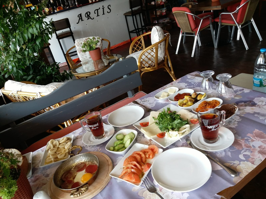 Gumuldur餐馆和美食-Artis Cafe Beach