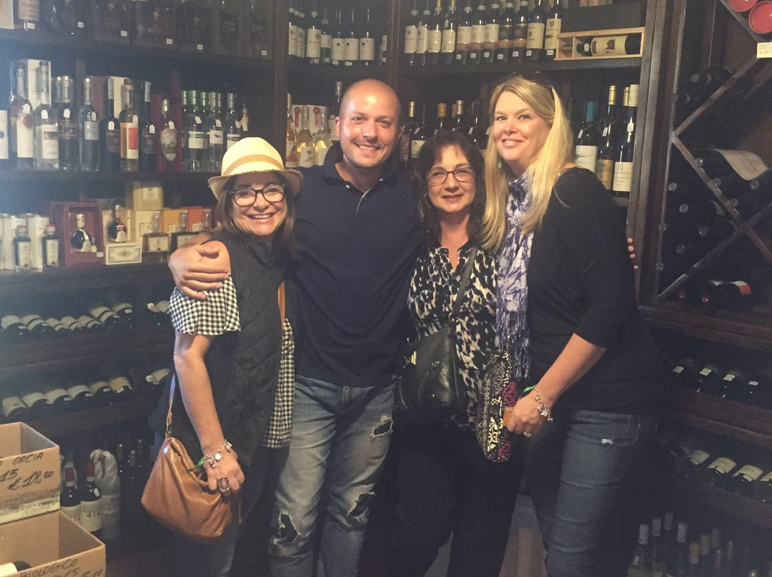 Enoteca Di Ghino-皮恩扎必去景点