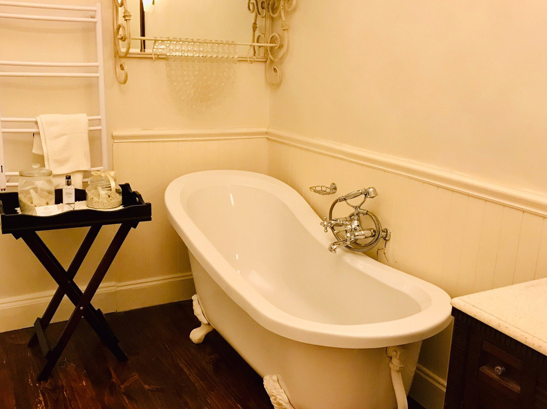 Lords of the Manor主图