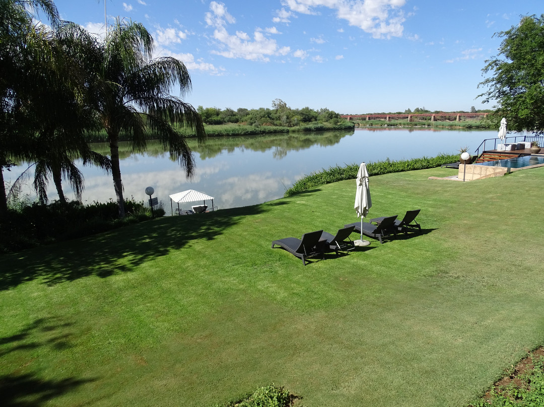 River Place Manor主图