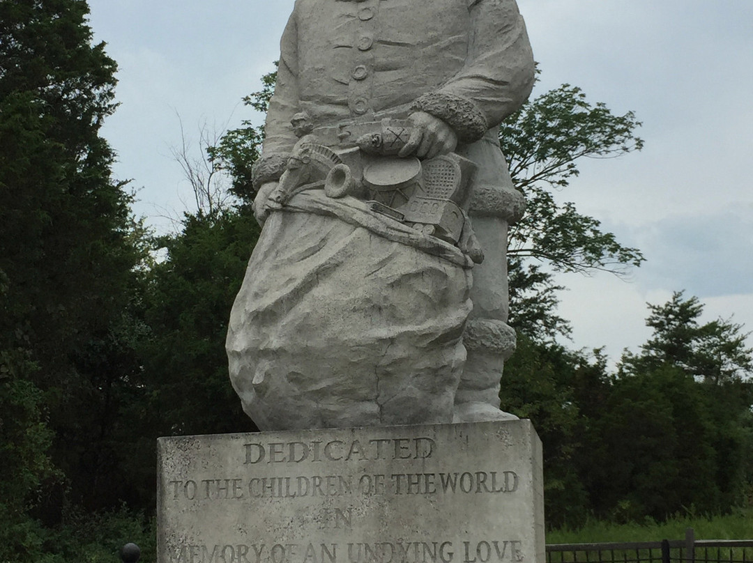 1935 Santa Statue-圣克劳斯必去景点