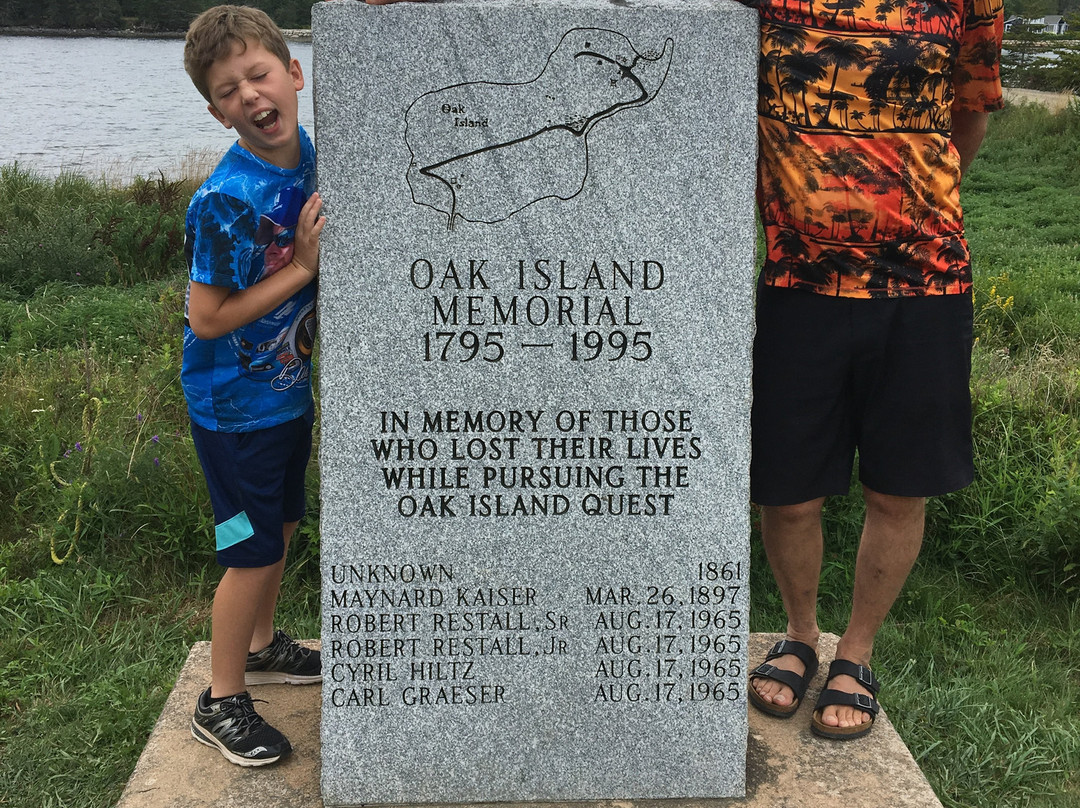Oak Island Tour景点图片