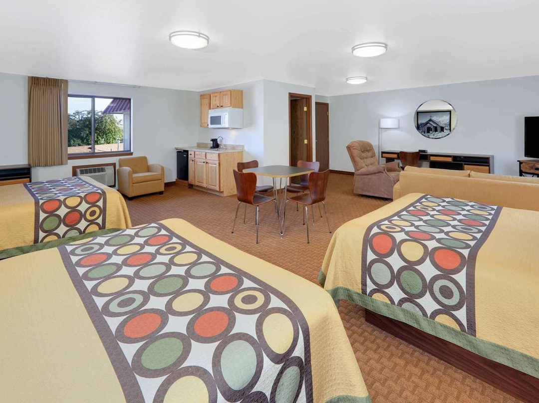 科迪速8酒店主图