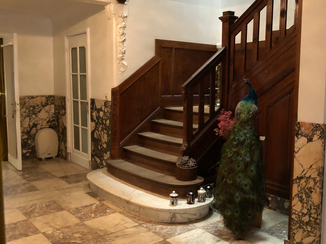 Arthur and James主图