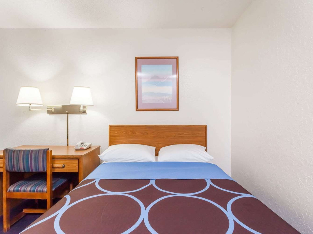 Super 8 by Wyndham Sidney NY主图