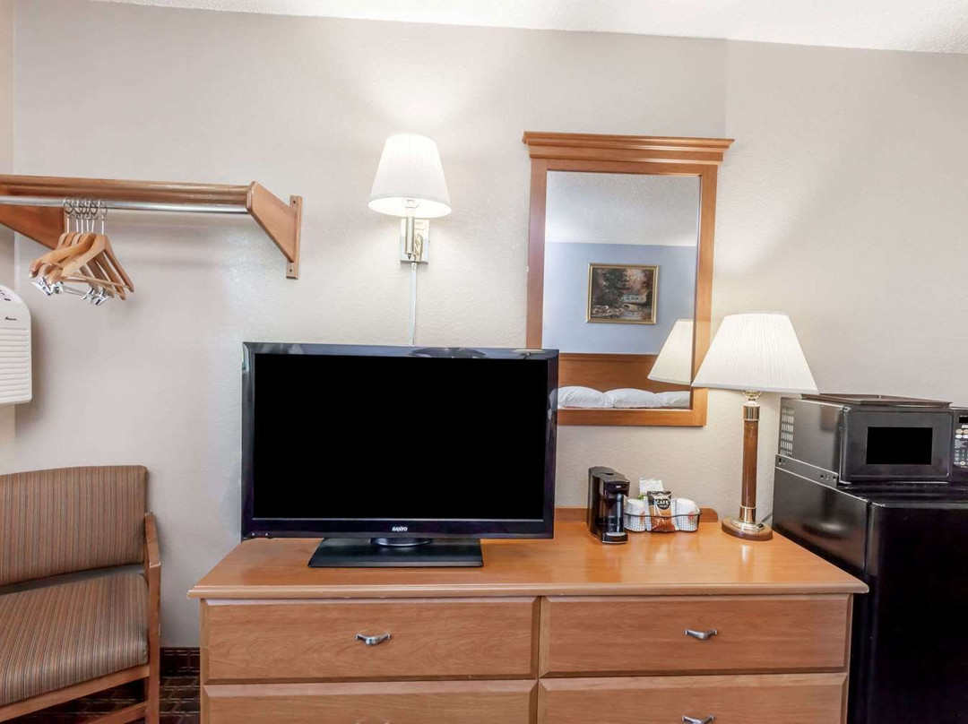 Super 8 by Wyndham Johnstown/Gloversville主图