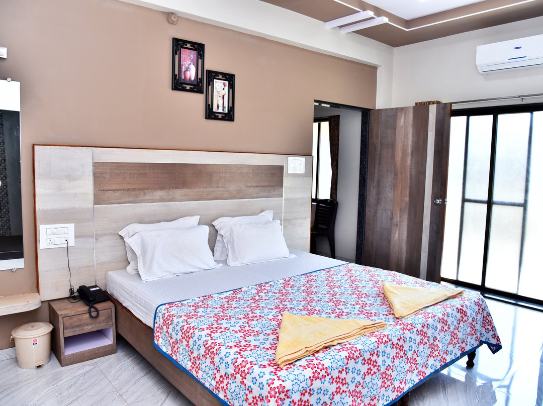 Hotel Abhishek主图