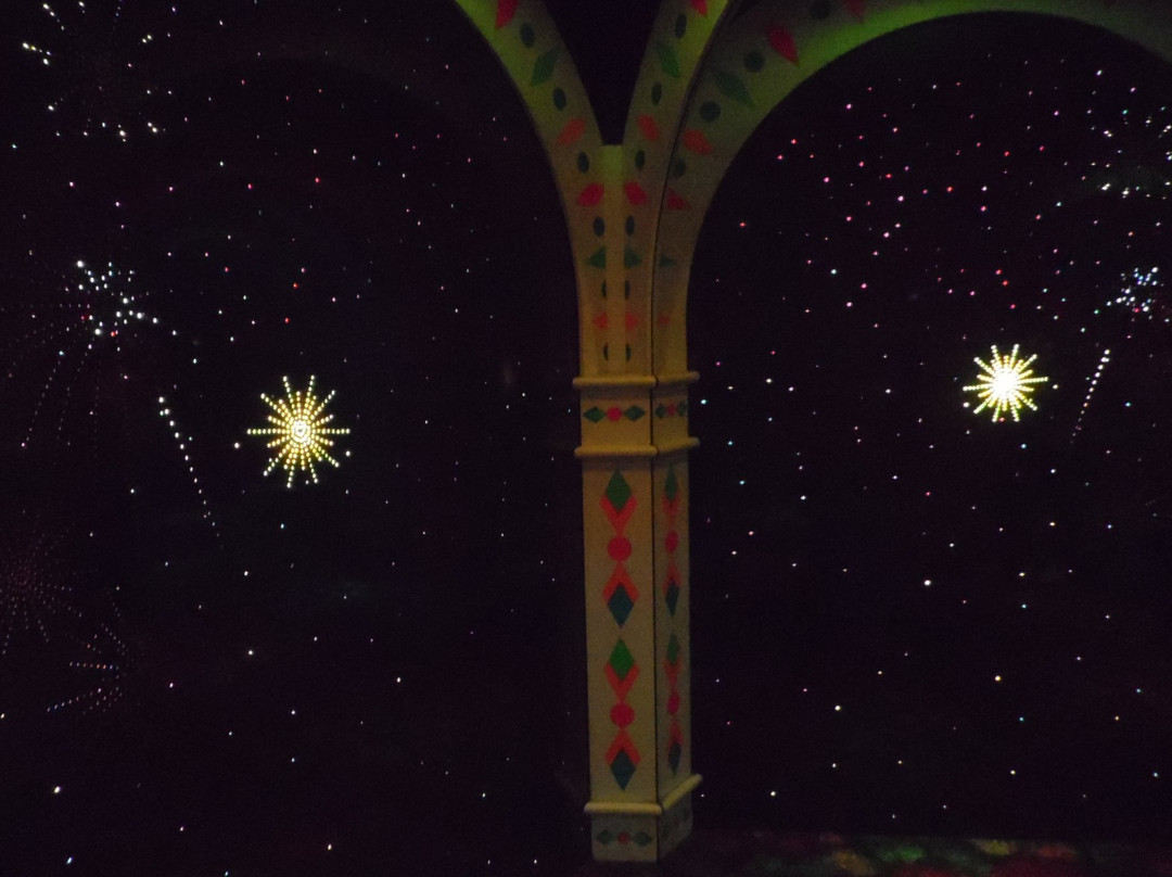 Amazing Mirror Maze-布卢明顿必去景点