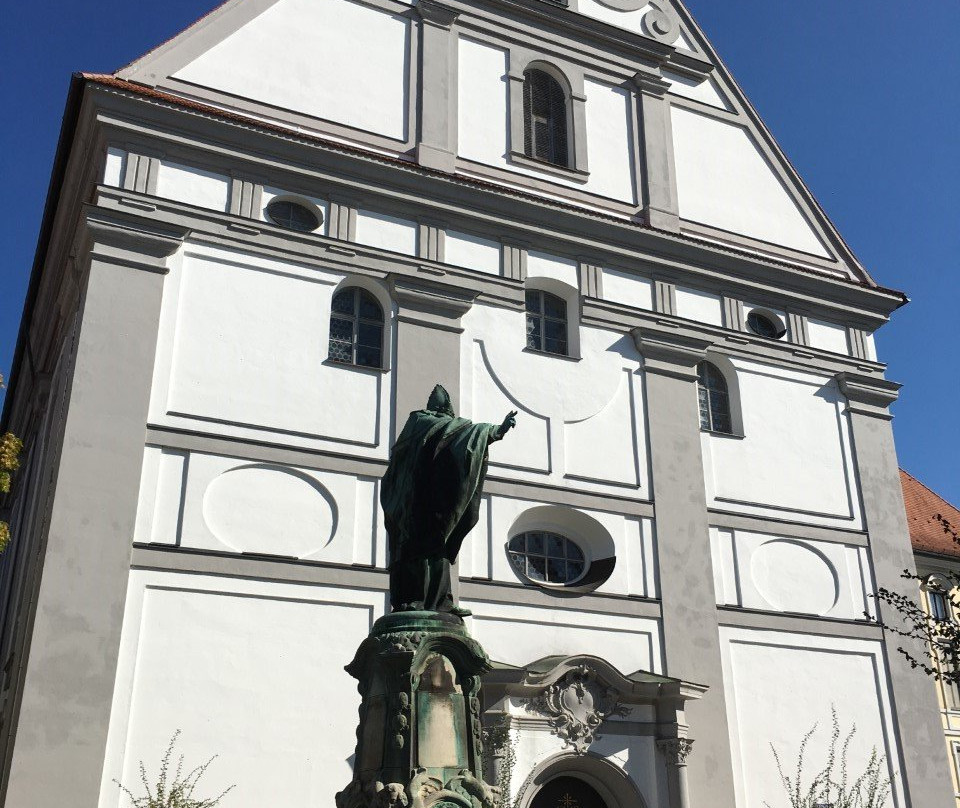 Studienkirche Mariae Himmelfahrt-Dillingen必去景点