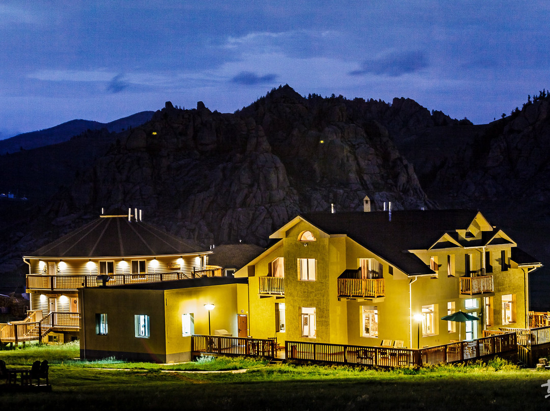Ayanchin Four Seasons Lodge