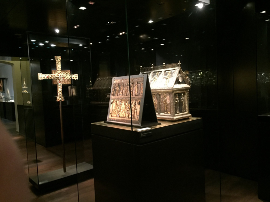 Domschatzkammer und Diözesanmuseum-奥斯纳布吕克必去景点