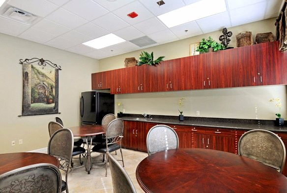 West Resthaven Funeral Home and Park Cemetery-格兰岱尔必去景点