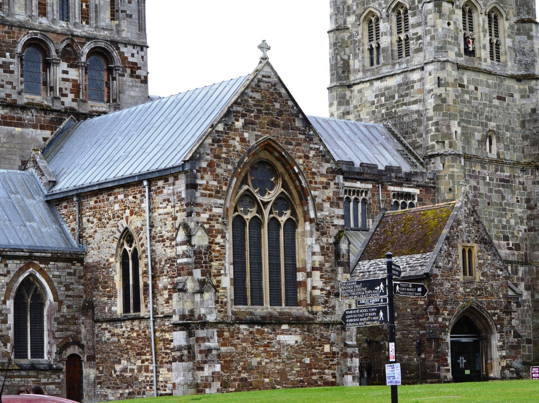 The Minster Church of St Cuthburga景点图片