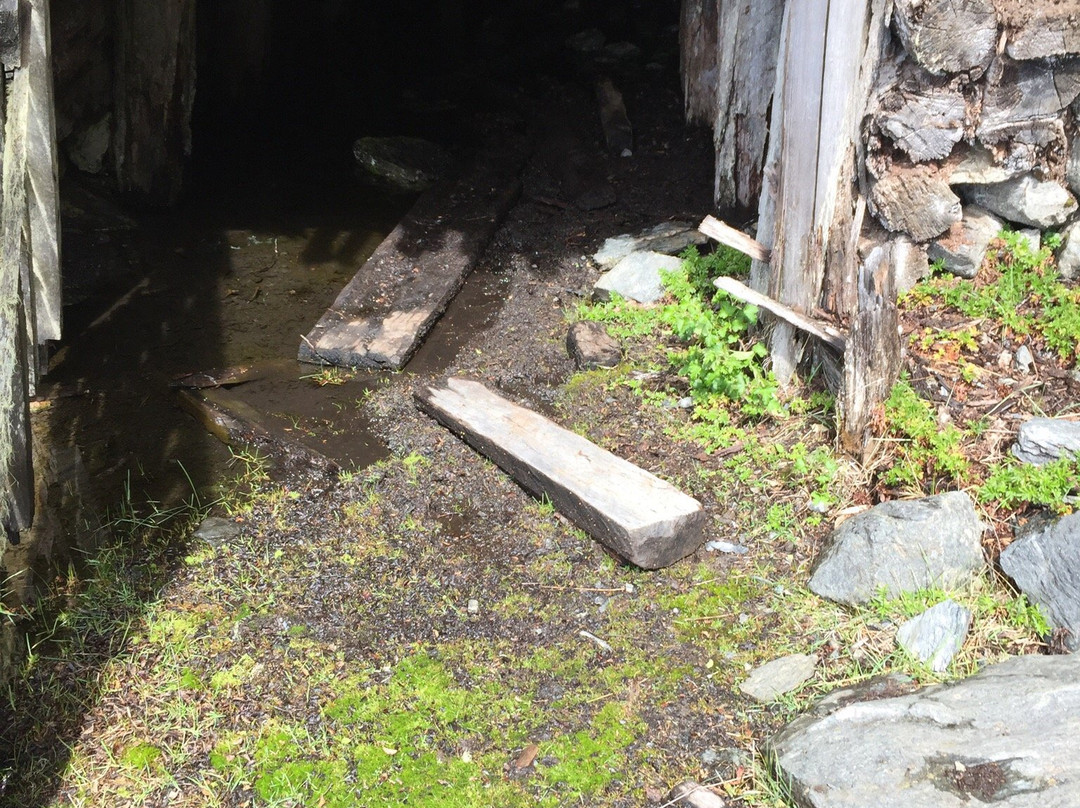 La Mina Escondida-Puerto Guadal必去景点