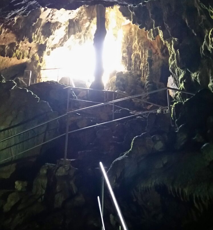 Cave Strasna Pec景点图片