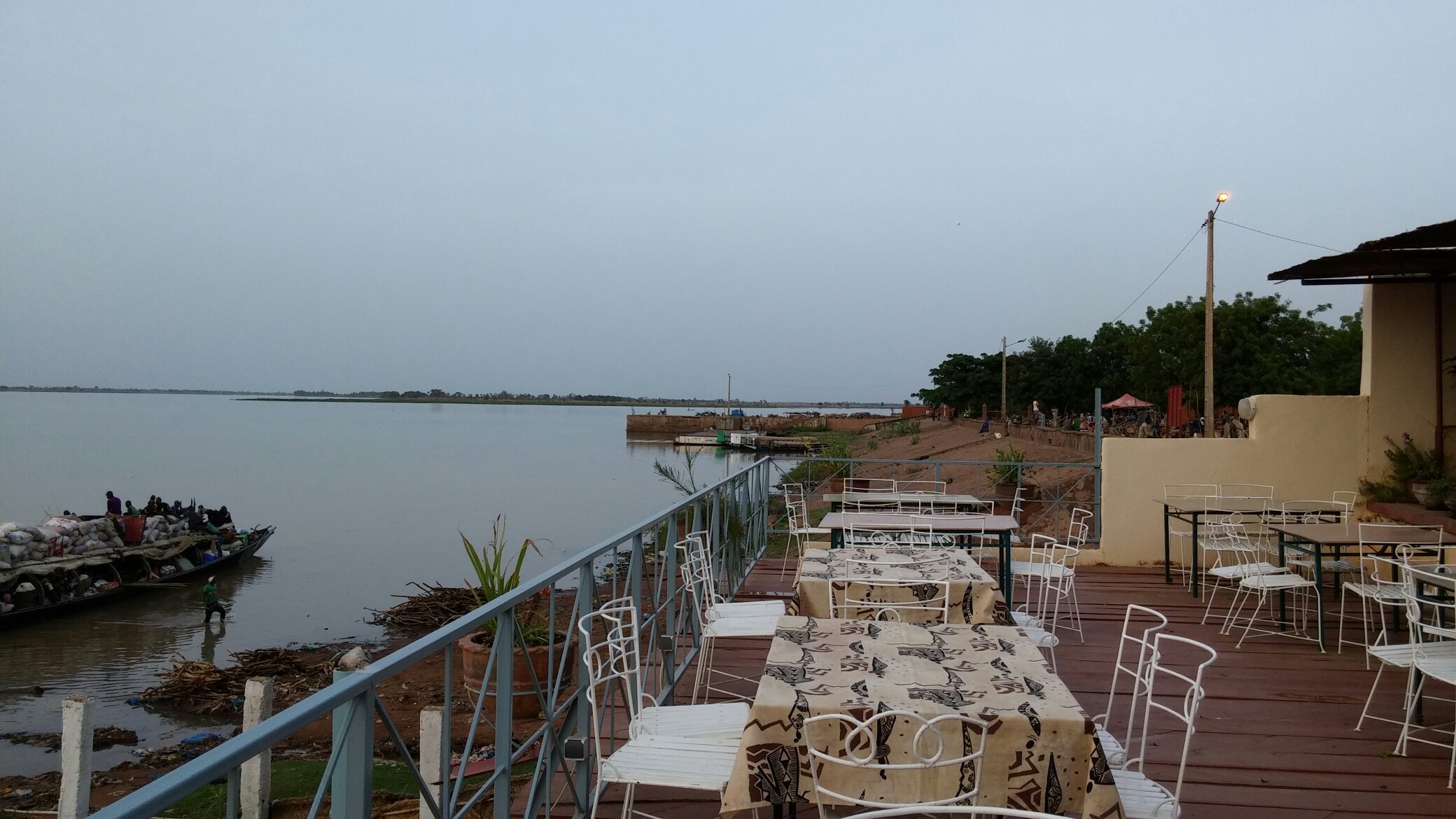 Vue de l'Esplanade-餐饮