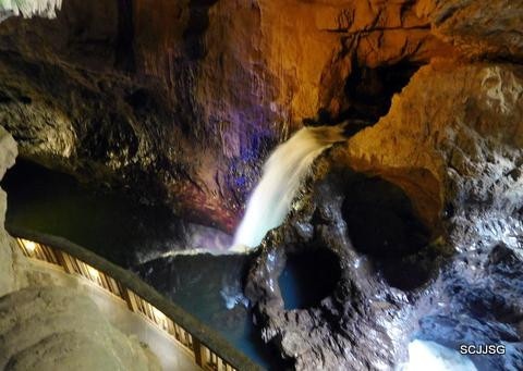 雌雄双瀑-宜良县必去景点