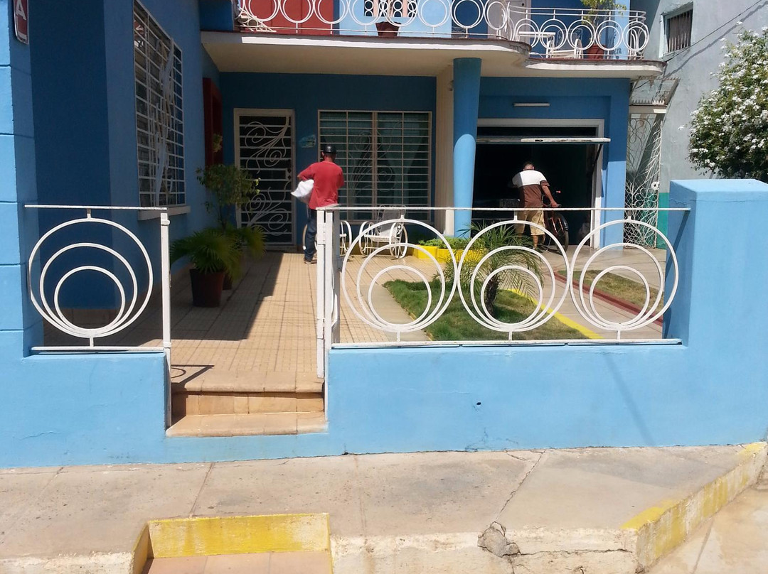 Hostal El Chalet Jorge y Gisela