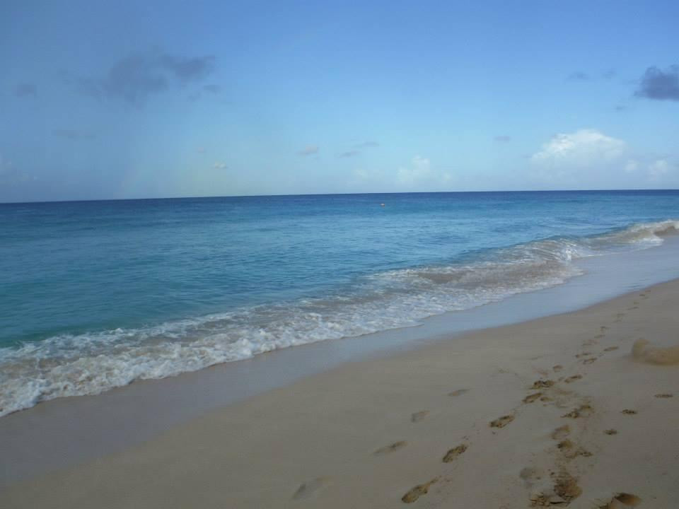 Paradise Beach-Black Rock必去景点