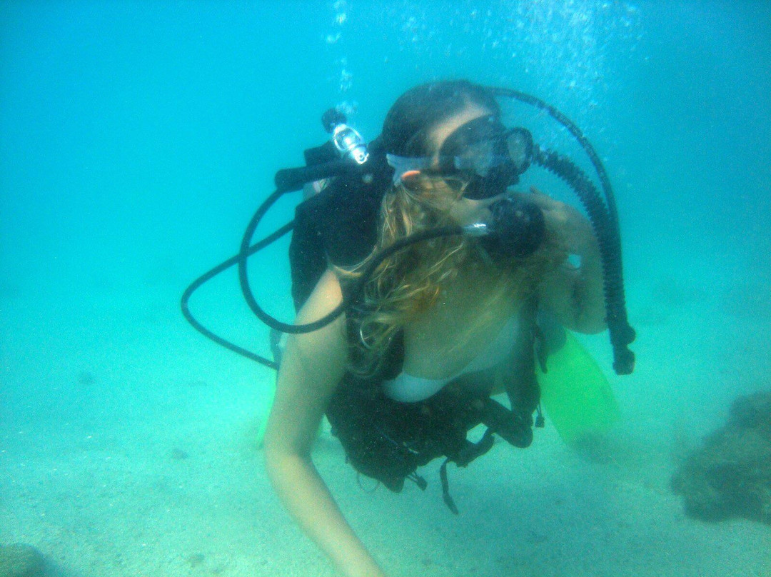 Submerso Scuba Diver-嘎林海斯港必去景点