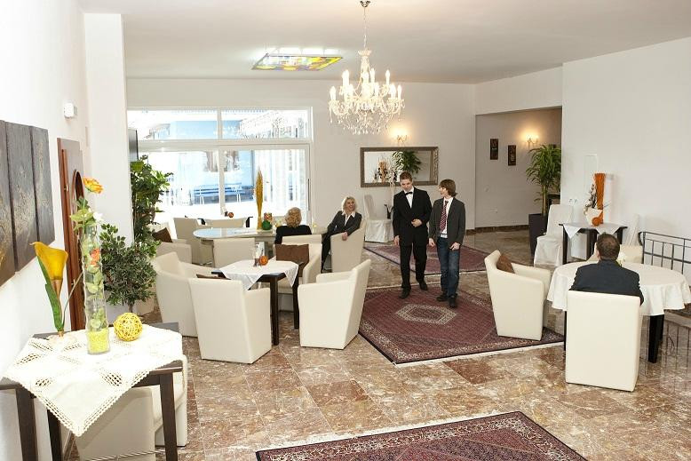 西伯迪耶霍夫克林恩酒店主图