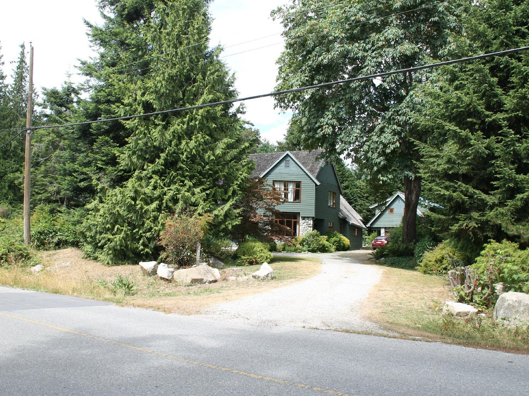 Roberts Creek Provincial Park景点图片