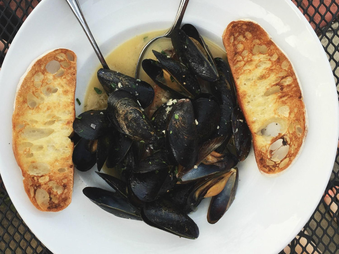 1913 Restaurant & Wine Bar