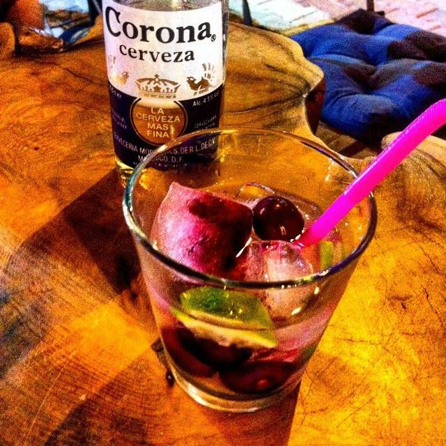 Happy Alternative Style Cafe Bar-卡斯必去景点