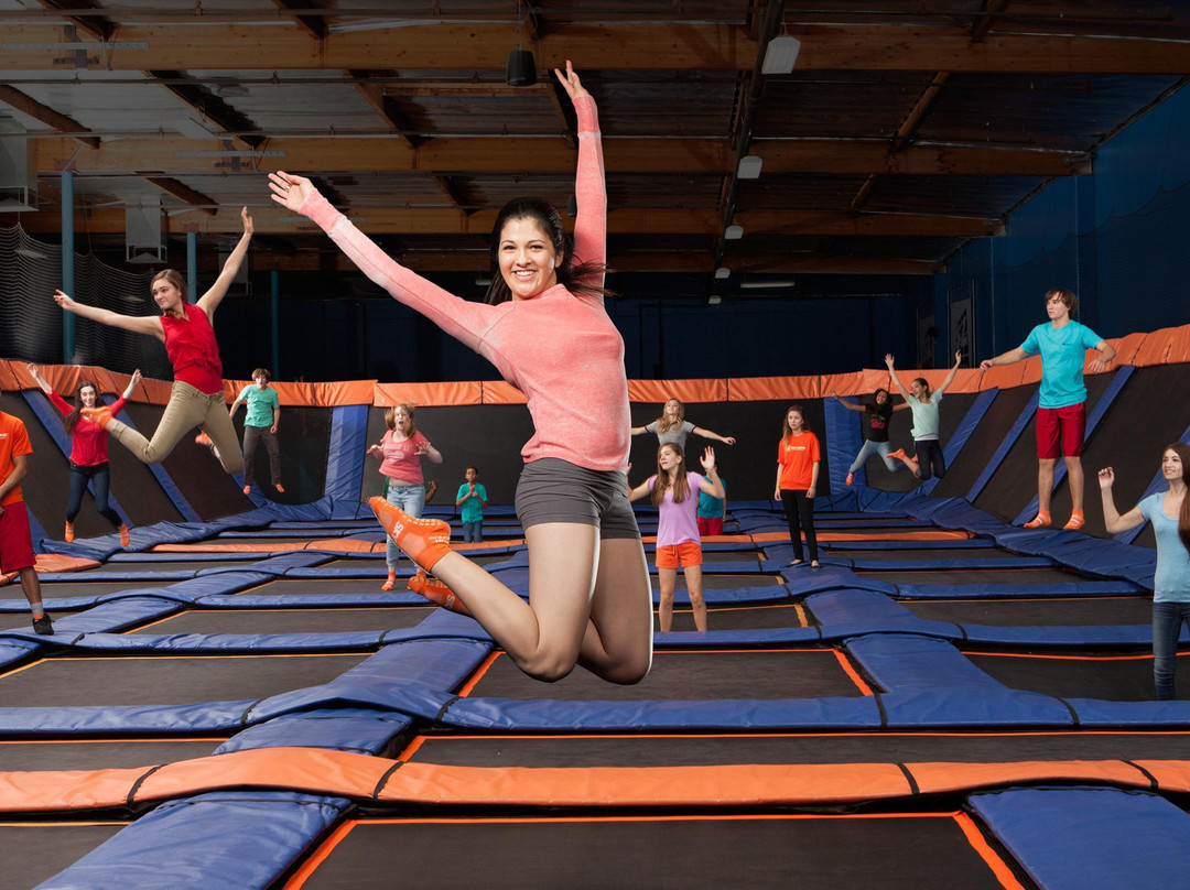 Sky Zone Trampoline Park-Plainfield必去景点