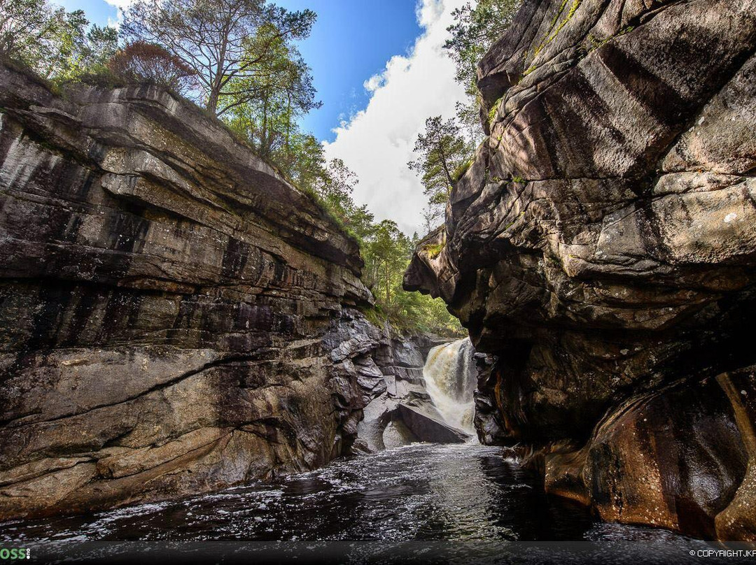 Rafoss Waterfall景点图片