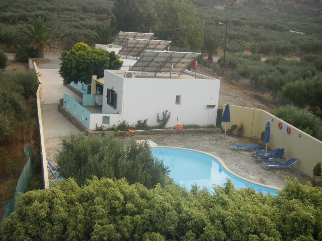 Rousolakos Pool Apartments