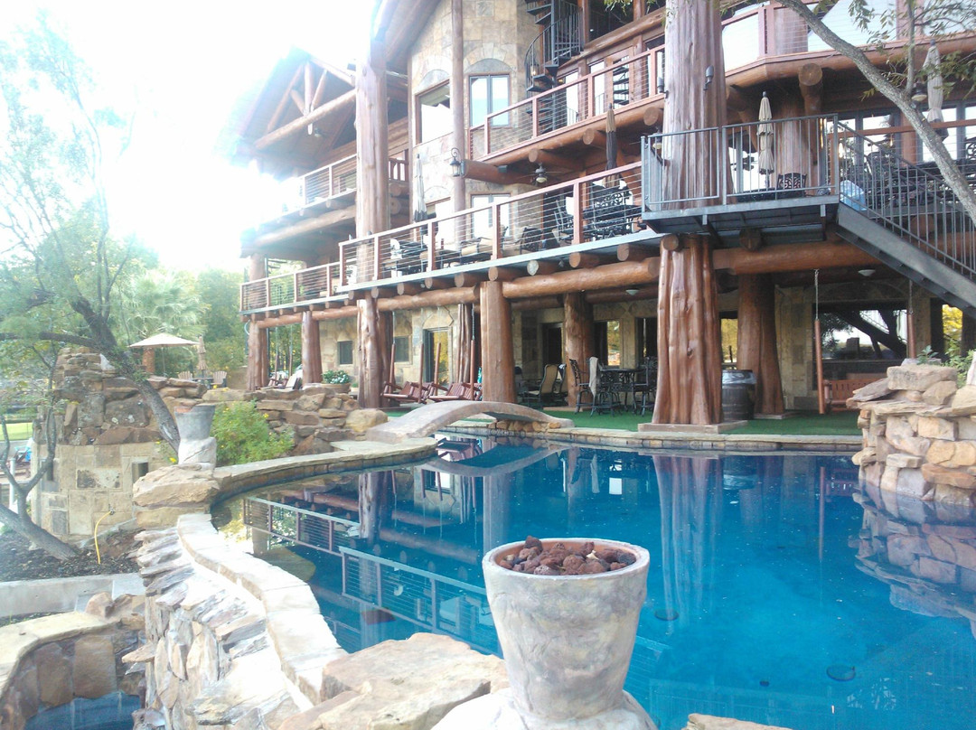 Log Country Cove