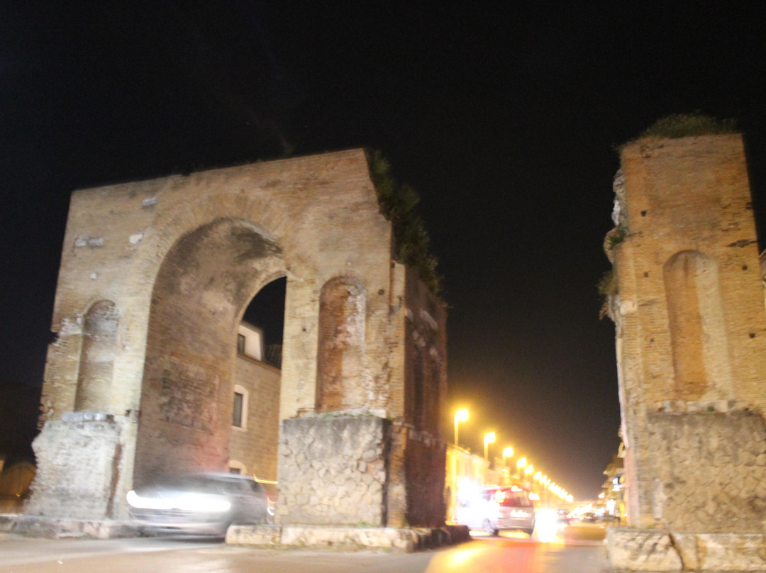 Arco di Adriano景点图片