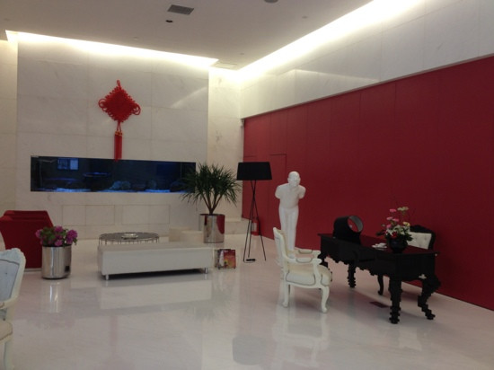 洛阳克丽司汀酒店主图