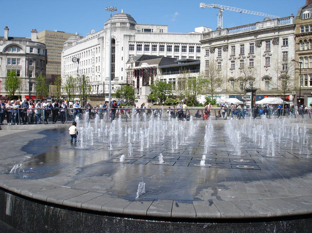 Piccadilly Gardens-曼彻斯特必去景点