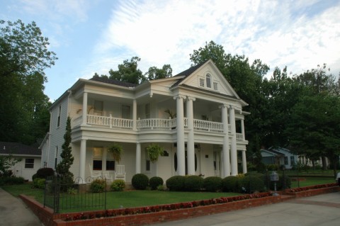 The Carriage House Inn-官方