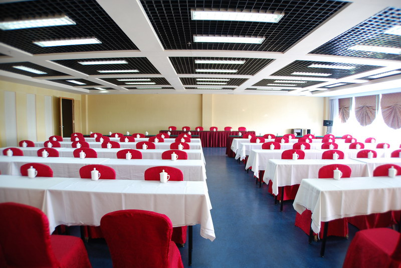 金麒玉麟温泉山庄主图