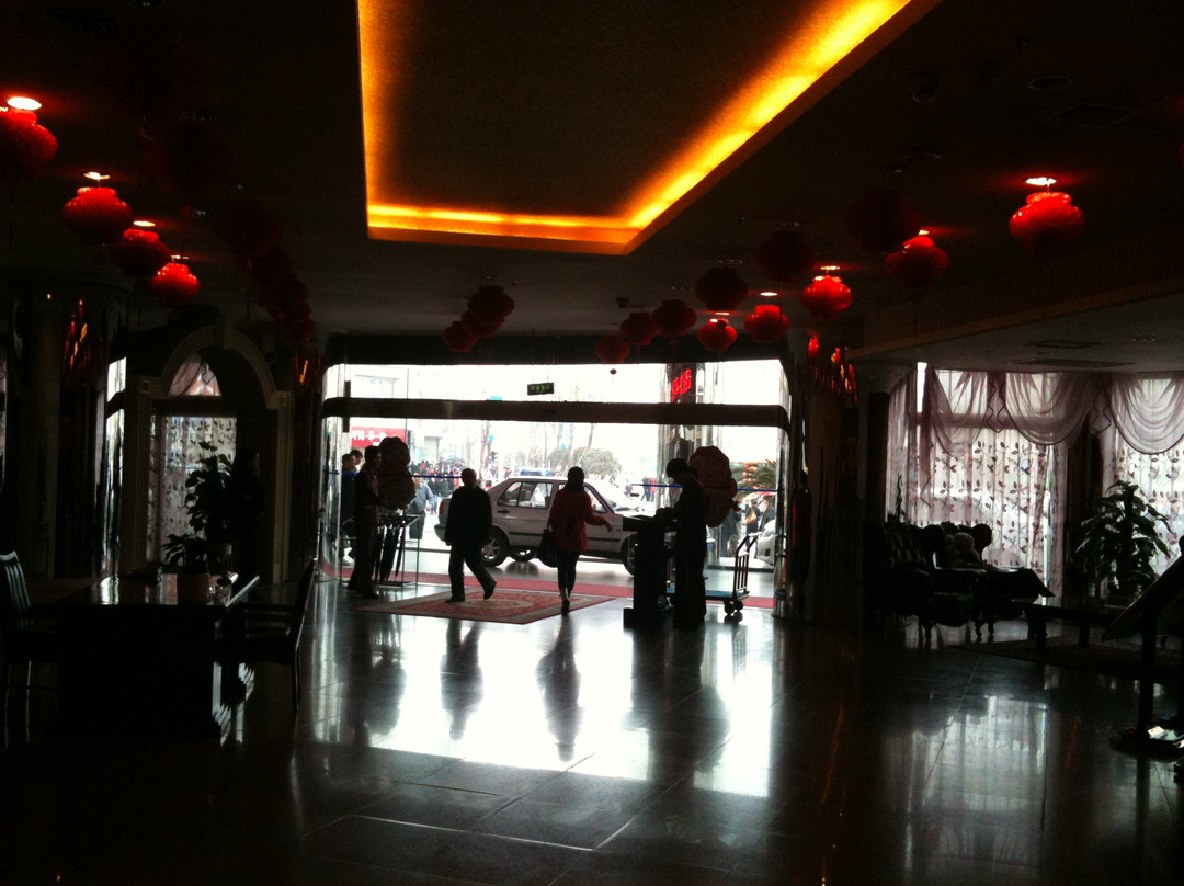 新德大酒店主图